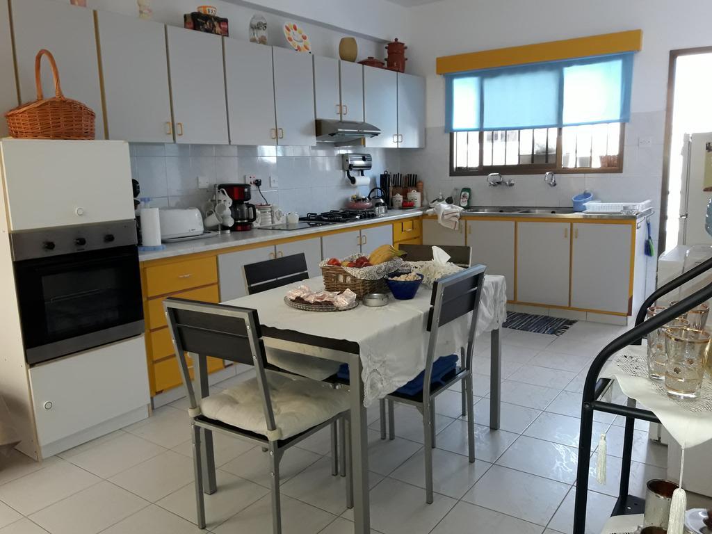 Shared Top 1St Floor Villa Limassol Ngoại thất bức ảnh